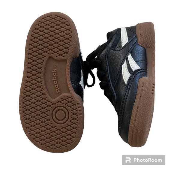 NWOT toddler boys Reebok black club C revenge size 5 - Picture 3 of 4